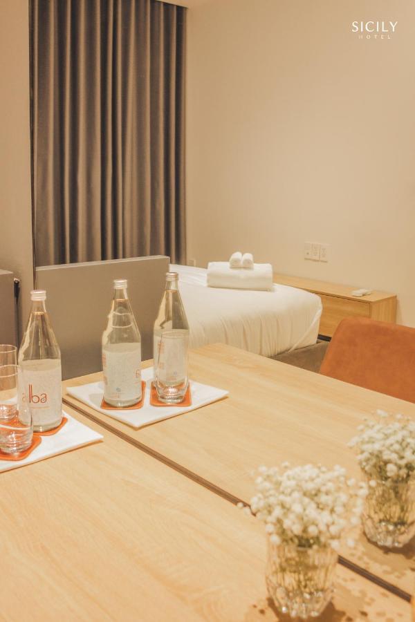 Sicily Hotel Дуонг-Донг Экстерьер фото