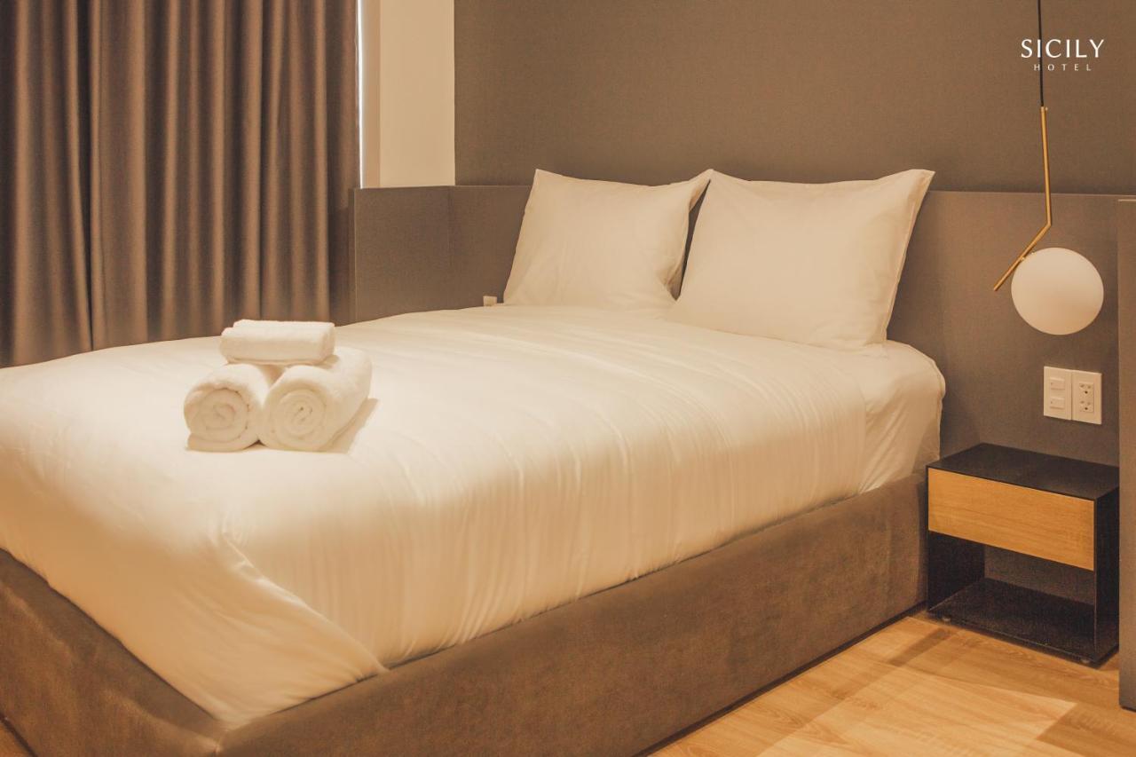 Sicily Hotel Дуонг-Донг Экстерьер фото