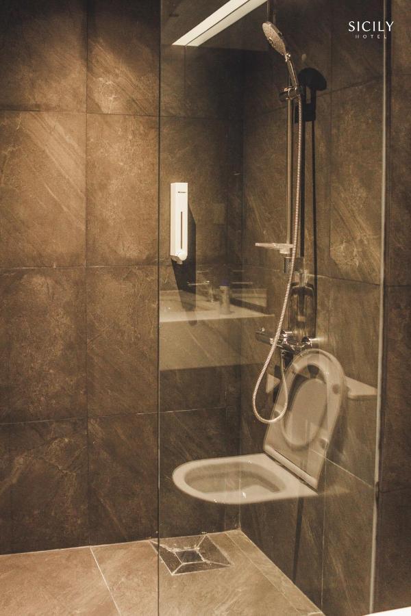 Sicily Hotel Дуонг-Донг Экстерьер фото