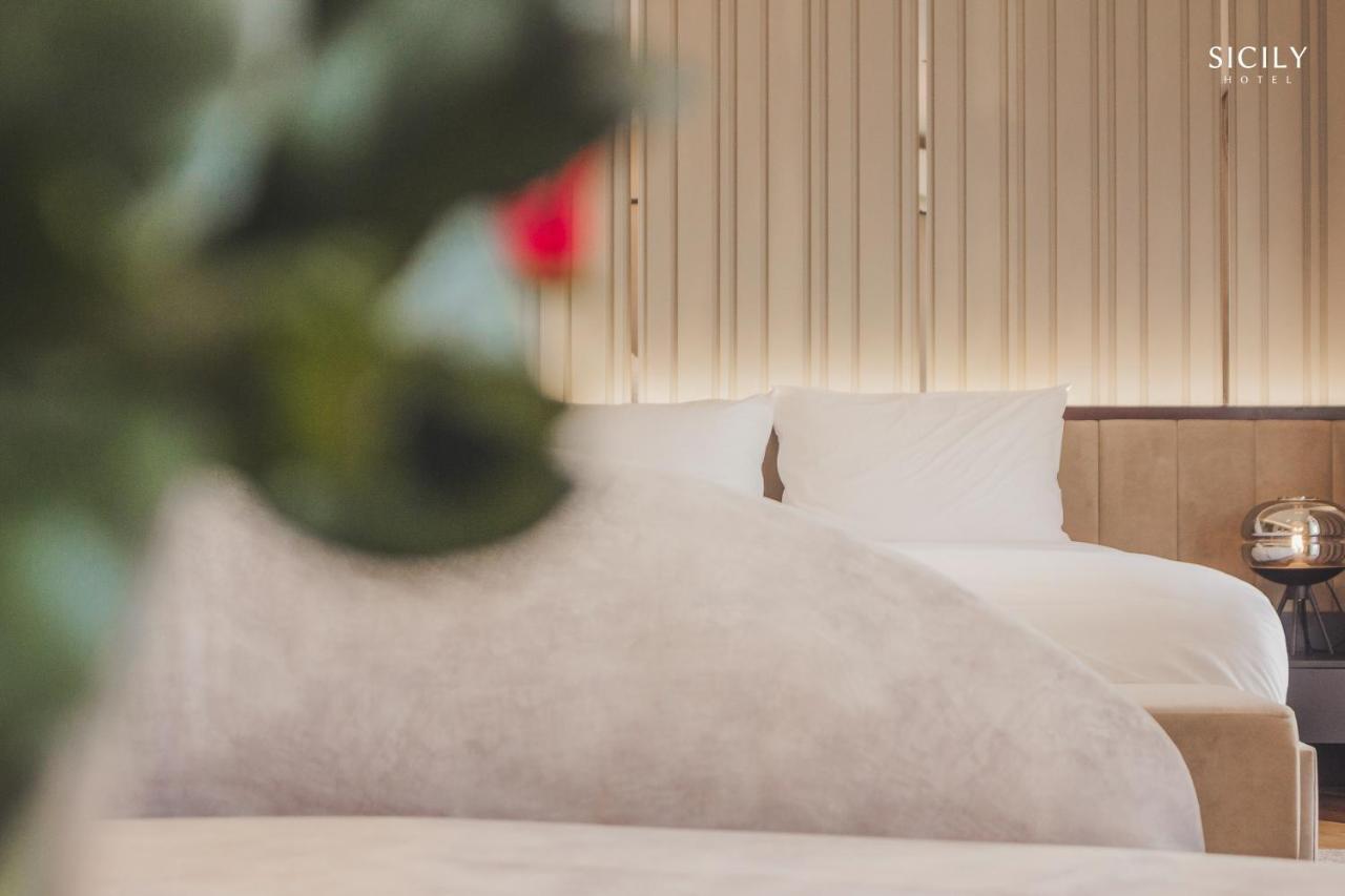 Sicily Hotel Дуонг-Донг Экстерьер фото