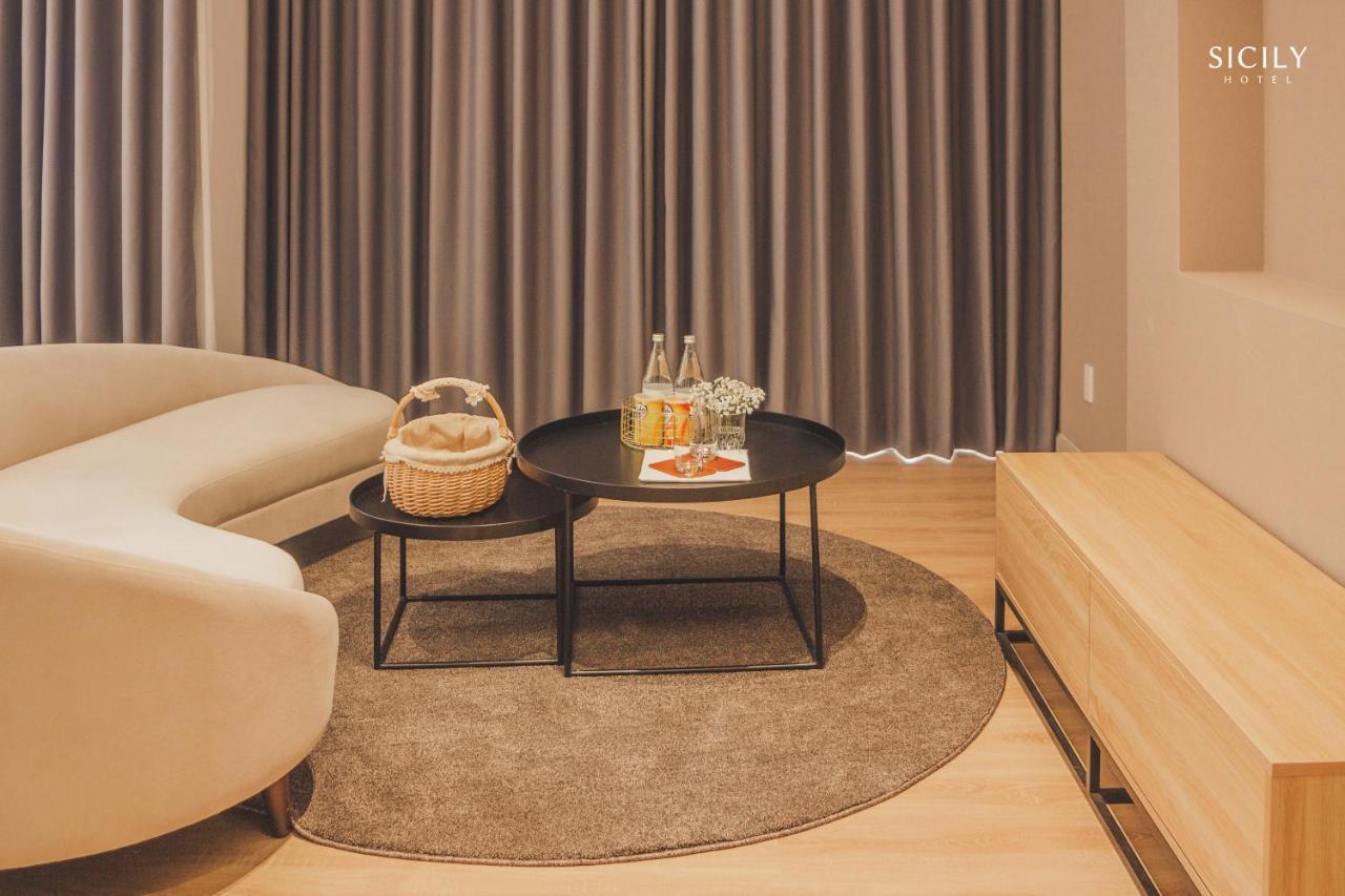 Sicily Hotel Дуонг-Донг Экстерьер фото